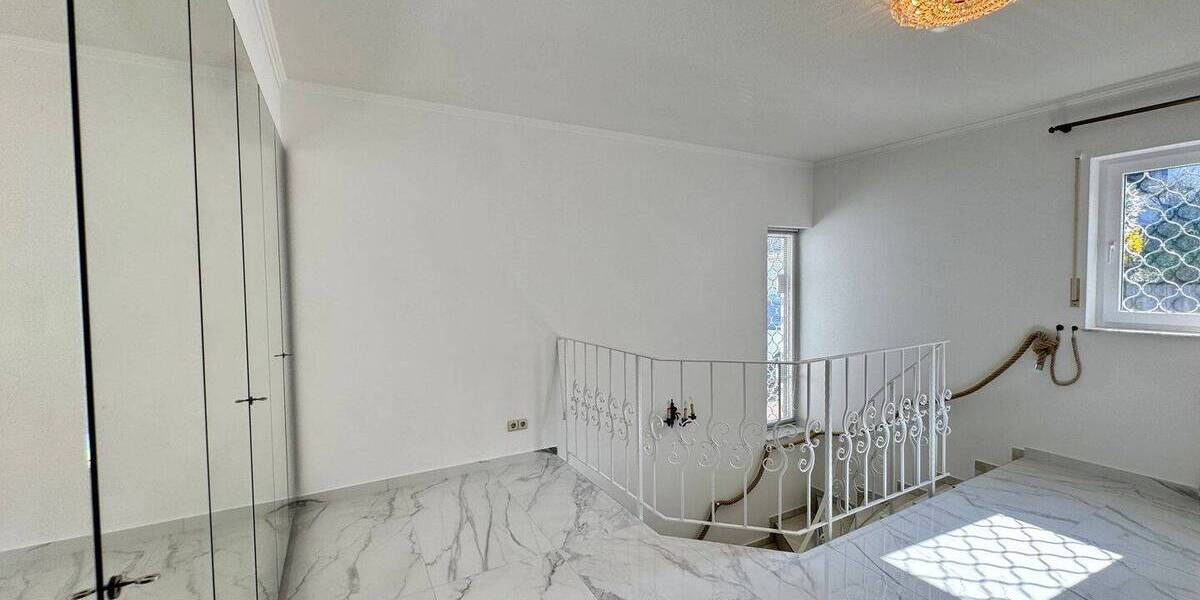 Etagenwohnung Baden-Baden Innenstadt - 5 Zimmer, 186 m&sup2;, 870.000&euro; | Angebot:25862466