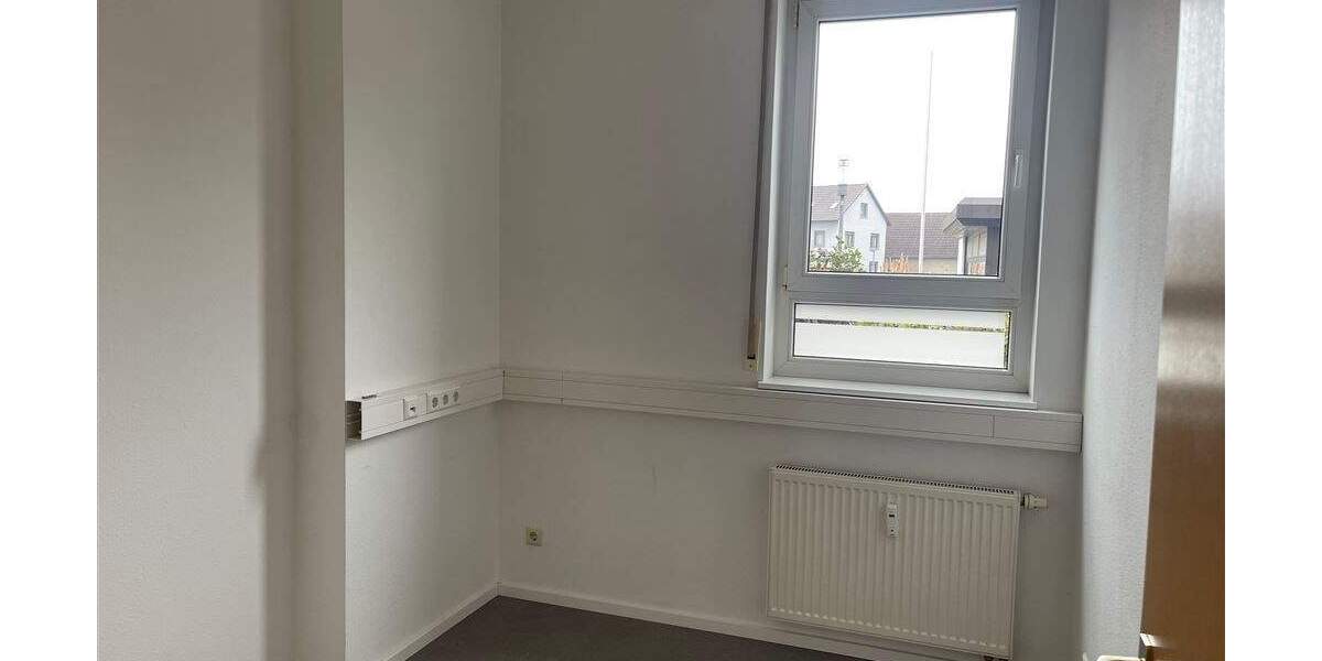 Gewerbeobjekt Steinmauern - 4 Zimmer, 120 m&sup2;, 950&euro; | Angebot:25743491