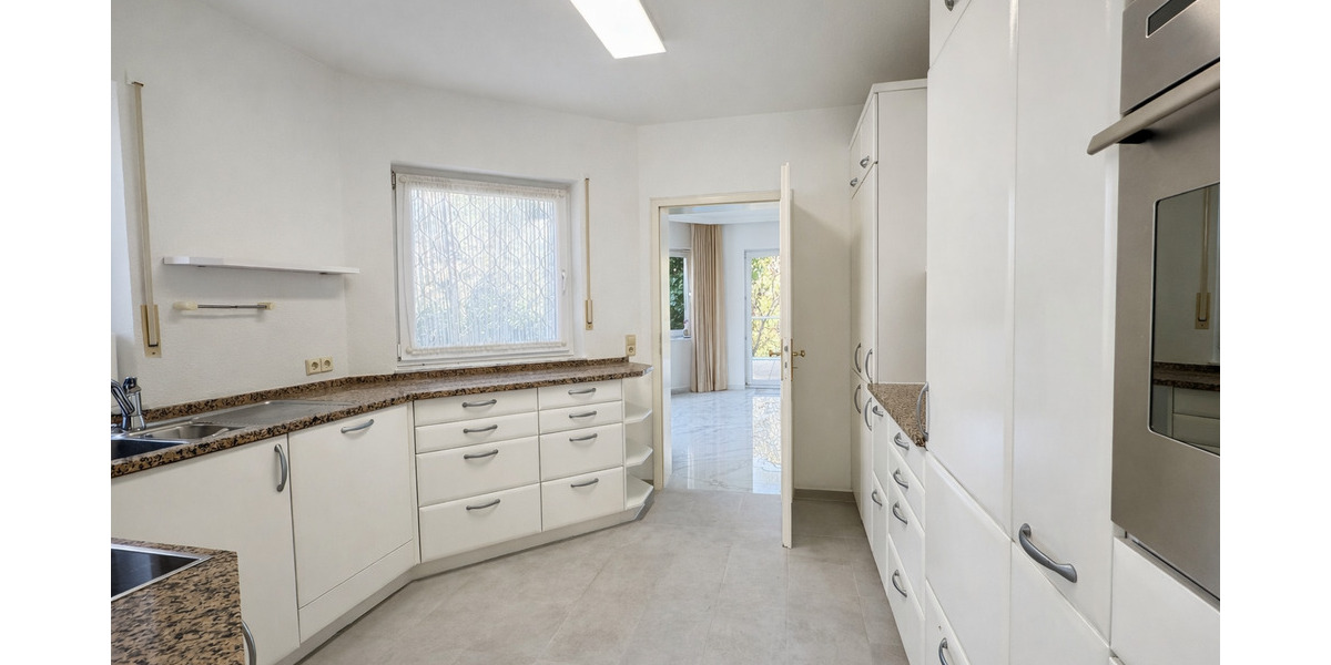 Etagenwohnung Baden-Baden Innenstadt - 5 Zimmer, 186 m&sup2;, 870.000&euro; | Angebot:25862466