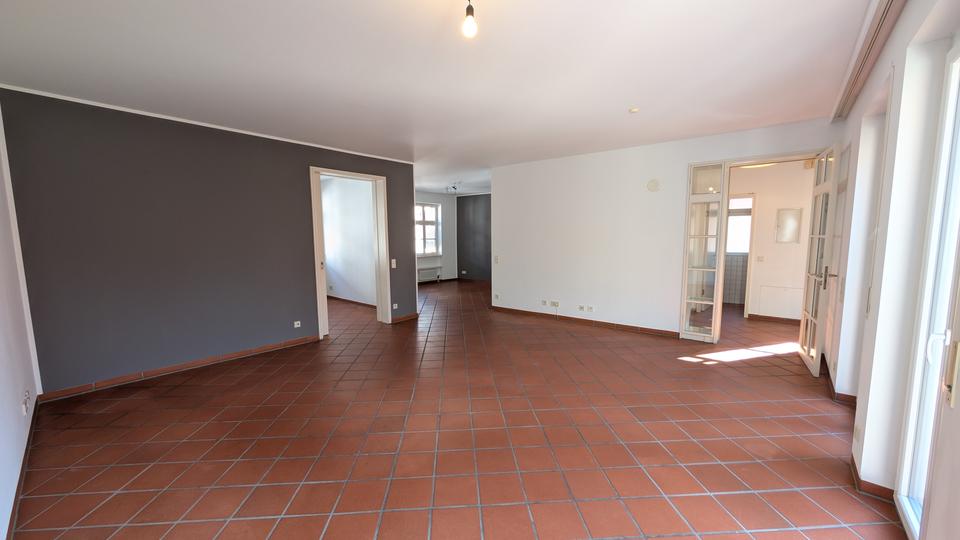 Maisonettenwohnung Ettlingen - 6 Zimmer, 172 m&sup2;, 2.200&euro; | Angebot:24015396