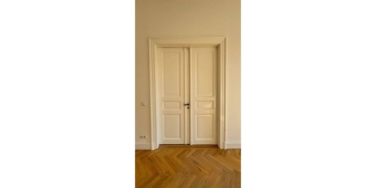 Gewerbeobjekt Baden-Baden Innenstadt - 8 Zimmer, 213 m&sup2;, 2.500&euro; | Angebot:25666700