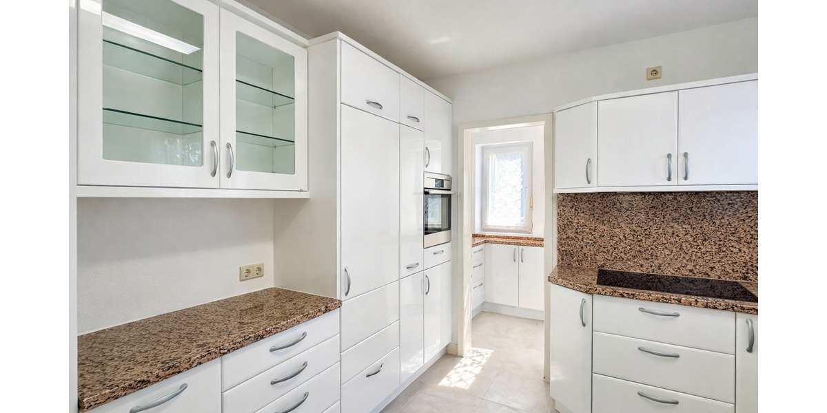 Etagenwohnung Baden-Baden Innenstadt - 5 Zimmer, 186 m&sup2;, 870.000&euro; | Angebot:25862466