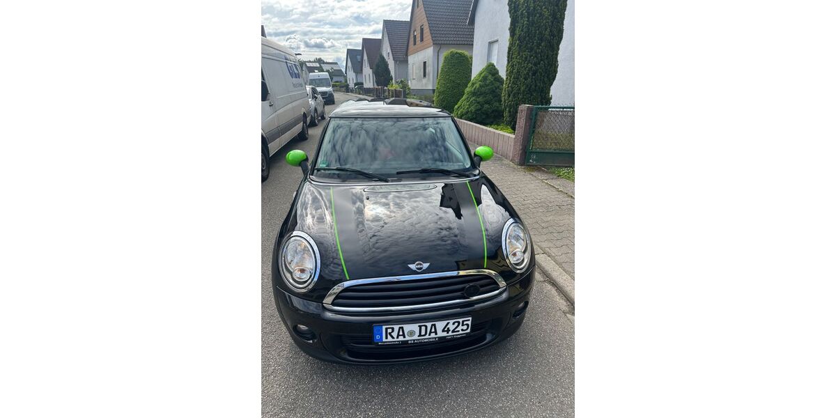 Mini ONE 182.000 km 4.100 &euro; Steinmauern 76479