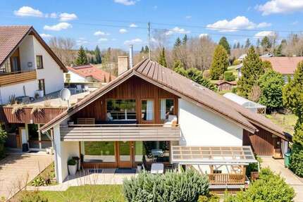 Haus Dobel - 10 Zimmer, 290 m&sup2;, 569.000&euro; | Angebot:25860581