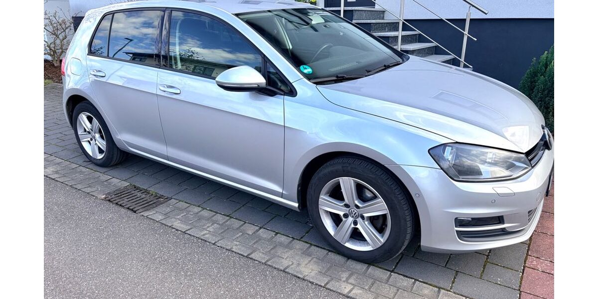 VW Golf 119.500 km 8.100 &euro; Au am Rhein 76474