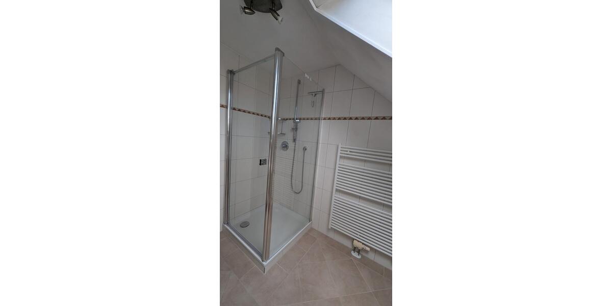 Dachgeschoßwohnung Iffezheim - 3 Zimmer, 86 m&sup2;, 860&euro; | Angebot:25995005