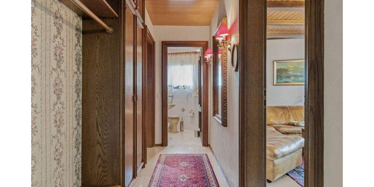 Einfamilienhaus Kuppenheim - 8 Zimmer, 216 m&sup2;, 749.000&euro; | Angebot:25728710