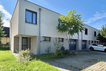 Haus Rheinstetten - 7 Zimmer, 213 m&sup2;, 750.000&euro; | Angebot:22500612