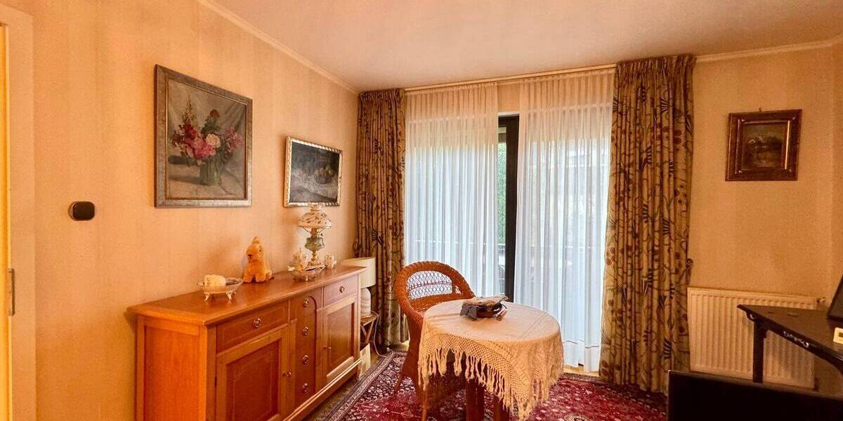 Einfamilienhaus Baden-Baden Innenstadt - 8 Zimmer, 200 m&sup2;, 675.000&euro; | Angebot:25674406