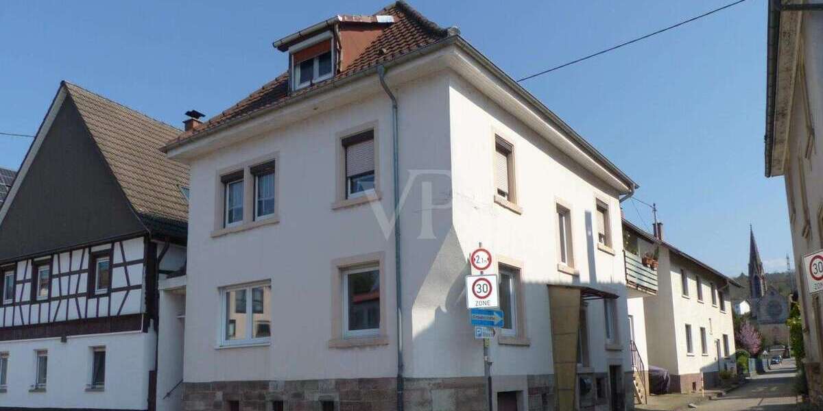 Einfamilienhaus Gaggenau - 8 Zimmer, 220 m&sup2;, 549.000&euro; | Angebot:26016364