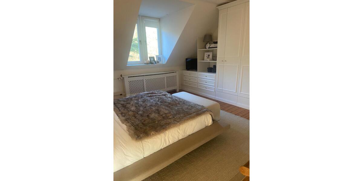 Dachgeschoßwohnung Baden-Baden Baden - 4 Zimmer, 113 m&sup2;, 1.500&euro; | Angebot:25649140