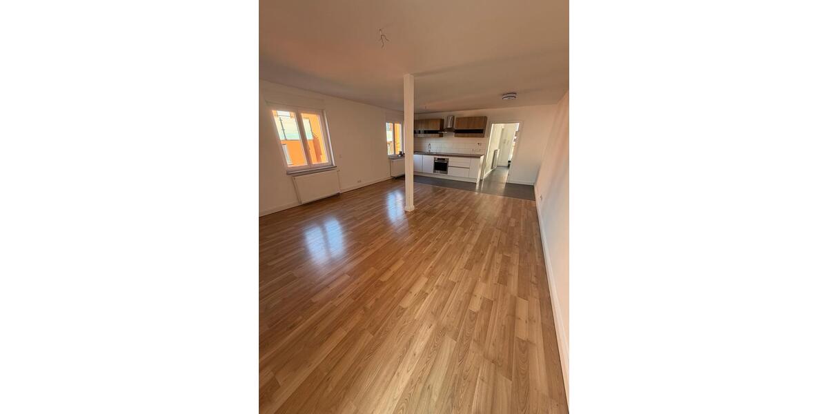 Dachgeschoßwohnung Ettlingen - 3 Zimmer, 110 m&sup2;, 1.100&euro; | Angebot:25990844