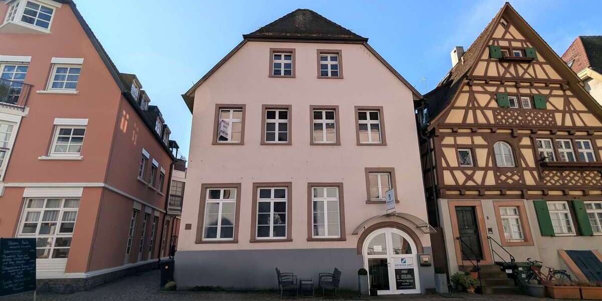 Etagenwohnung Ettlingen - 6 Zimmer, 172 m&sup2;, 2.200&euro; | Angebot:24131137