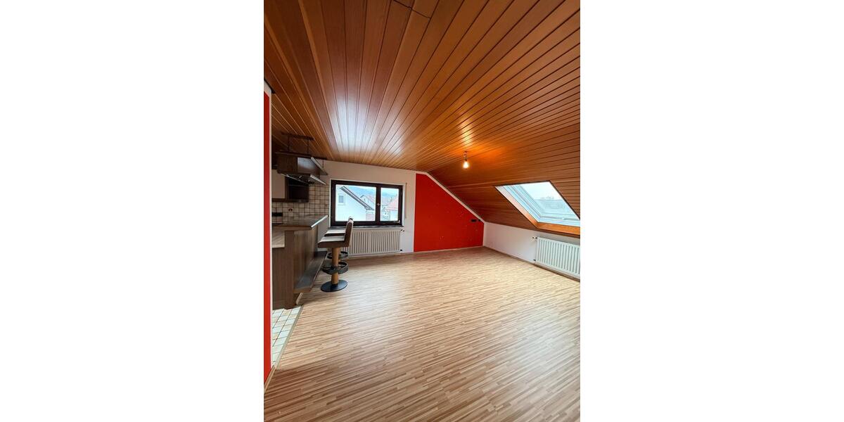 Dachgeschoßwohnung Renchen - 3 Zimmer, 63 m&sup2;, 628&euro; | Angebot:25860193