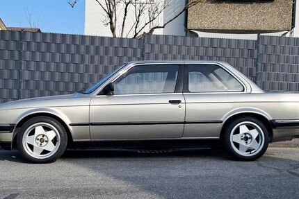 BMW 320 86.000 km 12.900 &euro; Waldbronn 76337