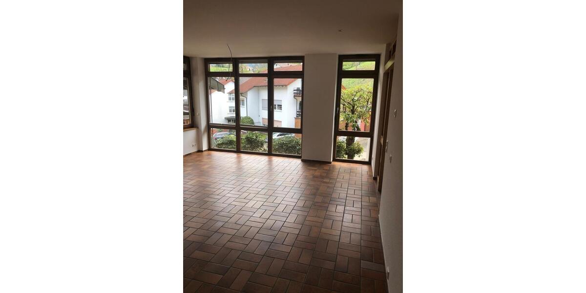 Erdgeschoßwohnung Bühlertal - 3 Zimmer, 82 m&sup2;, 1.220&euro; | Angebot:24841115