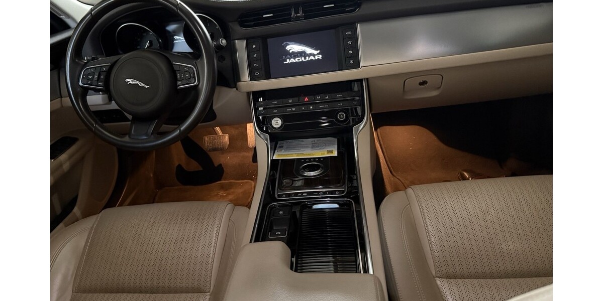 Jaguar XF 205.000 km 12.500 &euro; Achern 77855