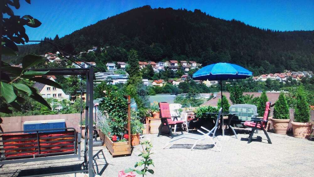 Einfamilienhaus Bad Wildbad - 8 Zimmer, 214 m&sup2;, 499.000&euro; | Angebot:23044140