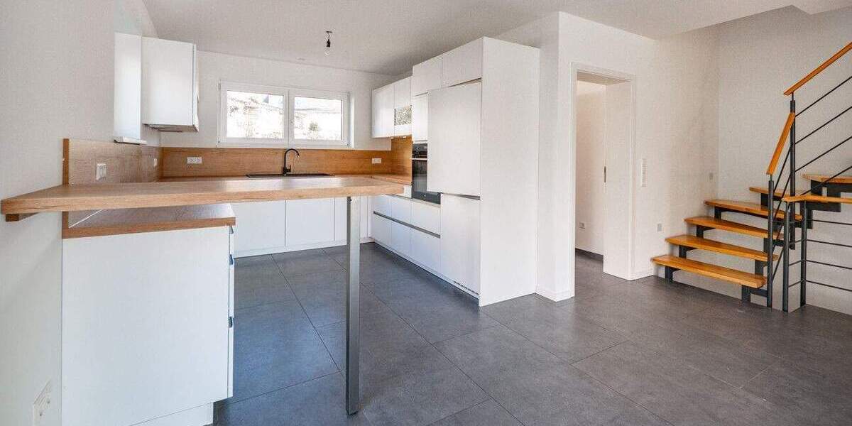 Doppelhaushälfte Gernsbach - 5 Zimmer, 157 m&sup2;, 2.000&euro; | Angebot:25702797