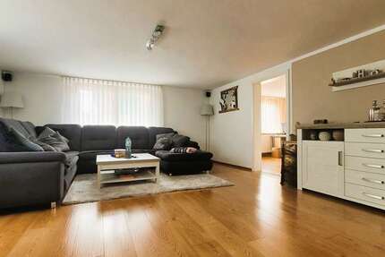 Haus Straubenhardt / Schwann Schwann - 4 Zimmer, 150 m&sup2;, 1.150&euro; | Angebot:27196452