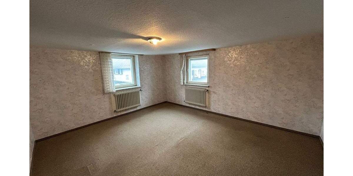 Einfamilienhaus Achern Sasbachried - 7 Zimmer, 173 m&sup2;, 225.000&euro; | Angebot:25703729