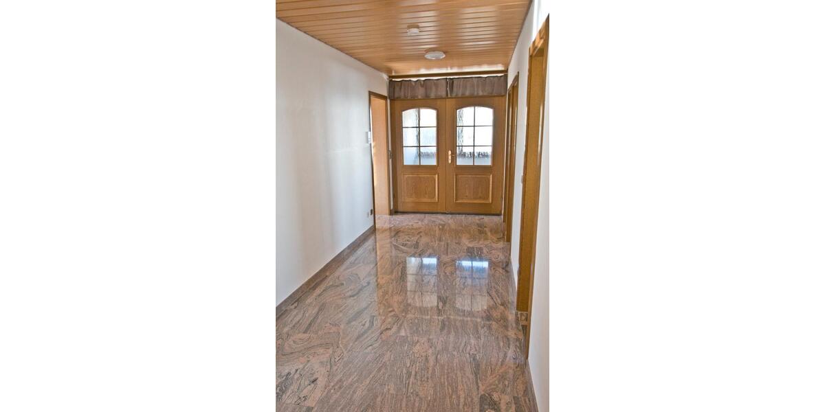 Dachgeschoßwohnung Straubenhardt - 2 Zimmer, 94 m&sup2;, 989&euro; | Angebot:25976196