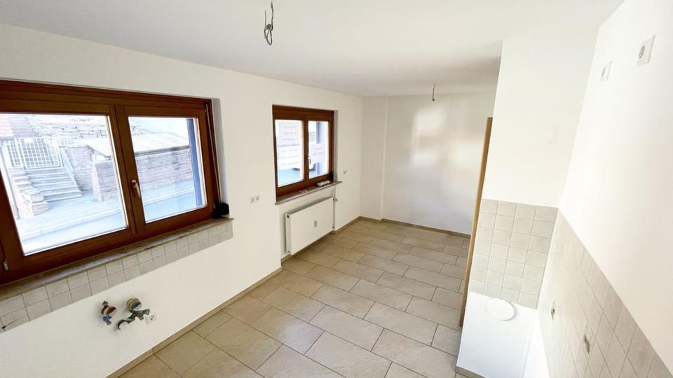 Hochparterre Höfen an der Enz - 5.5 Zimmer, 165 m&sup2;, 375.000&euro; | Angebot:24409933