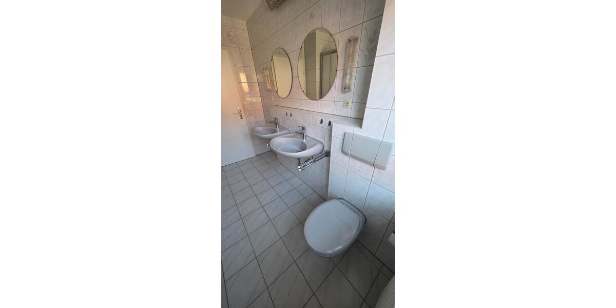 Etagenwohnung Straubenhardt - 4 Zimmer, 110 m&sup2;, 1.160&euro; | Angebot:25654034