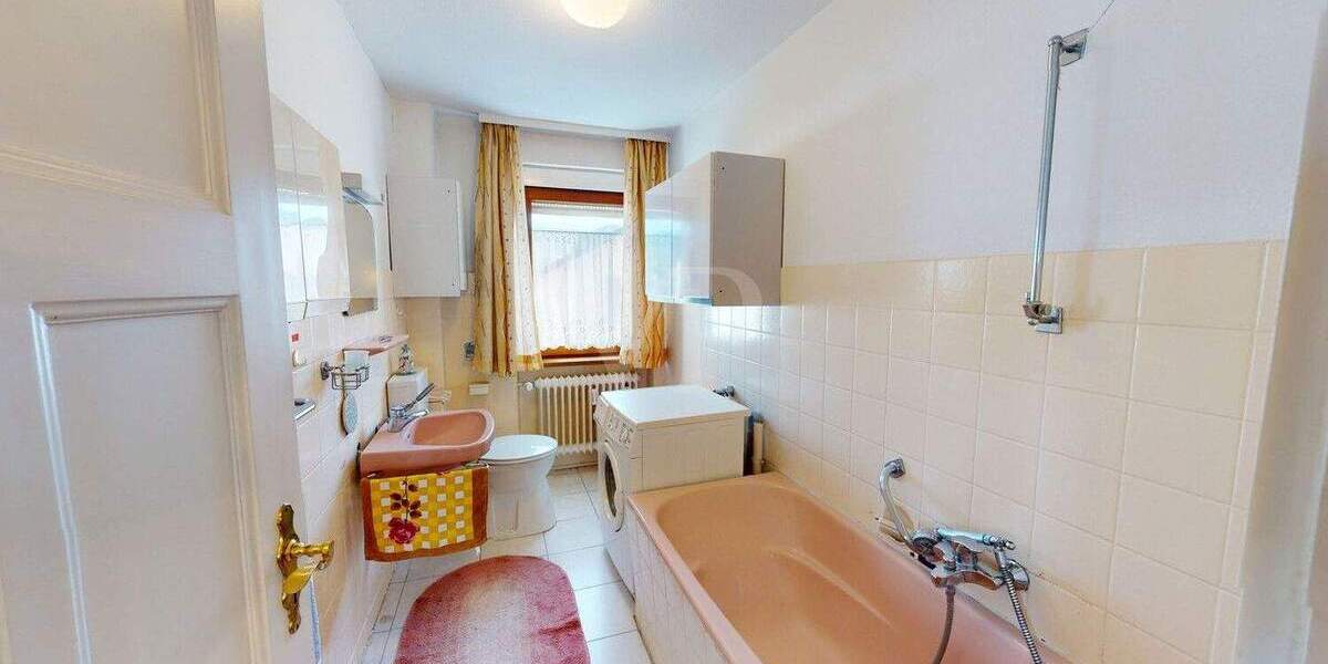 Mehrfamilienhaus, Wohnhaus Sasbach Ortsgebiet - 9 Zimmer, 180 m&sup2;, 420.000&euro; | Angebot:25729721