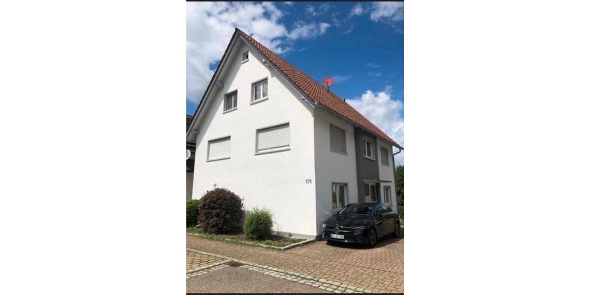 Dachgeschoßwohnung Bühl - 3 Zimmer, 67 m&sup2;, 950&euro; | Angebot:25892354