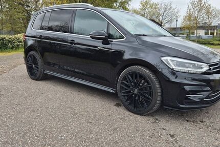 VW Touran 215.000 km 15.999 &euro; Rastatt 76437
