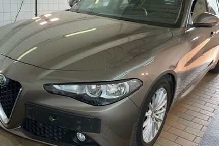 Alfa Romeo Giulia 29.135 km 20.999 &euro; Keltern (Pforzheim) 75210
