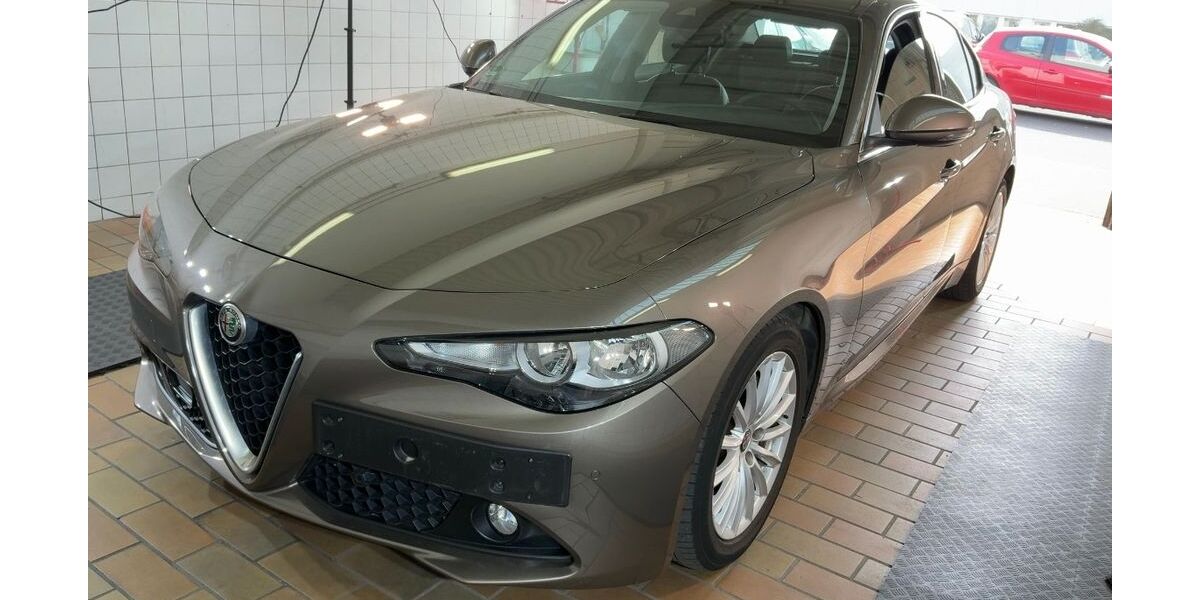 Alfa Romeo Giulia 29.135 km 20.999 &euro; Keltern (Pforzheim) 75210