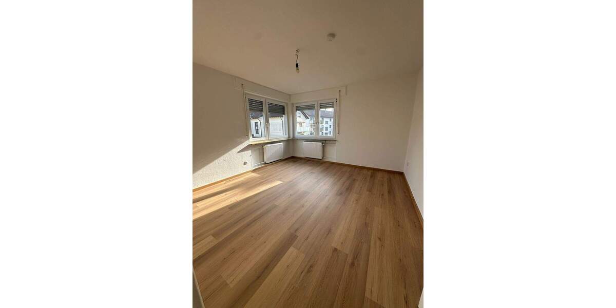Etagenwohnung Rastatt - 4 Zimmer, 86 m&sup2;, 830&euro; | Angebot:25730174