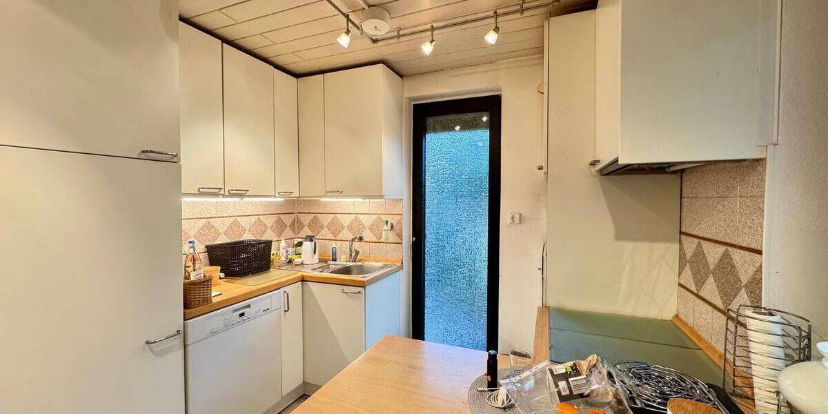 Einfamilienhaus Baden-Baden Innenstadt - 8 Zimmer, 200 m&sup2;, 675.000&euro; | Angebot:25674406