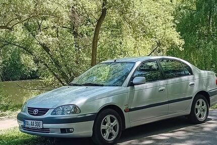 Toyota Avensis 90.100 km 7.700 &euro; Rastatt 76437