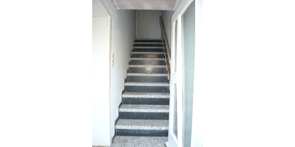 Provisionsfrei* nur 219.900  teilrenov. incl. Restrenov.material, a.W. ab 349.900 komplett renov, nach ihren Wünschen, Potential -3 Wohnungen - Zweifamilienhaus Durmersheim | Angebot:25999313