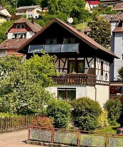 FAMILIENTRAUM IN BAD WILDBAD - MIT POTENTIAL - Einfamilienhaus Bad Wildbad im Schwarzwald | Angebot:27224496