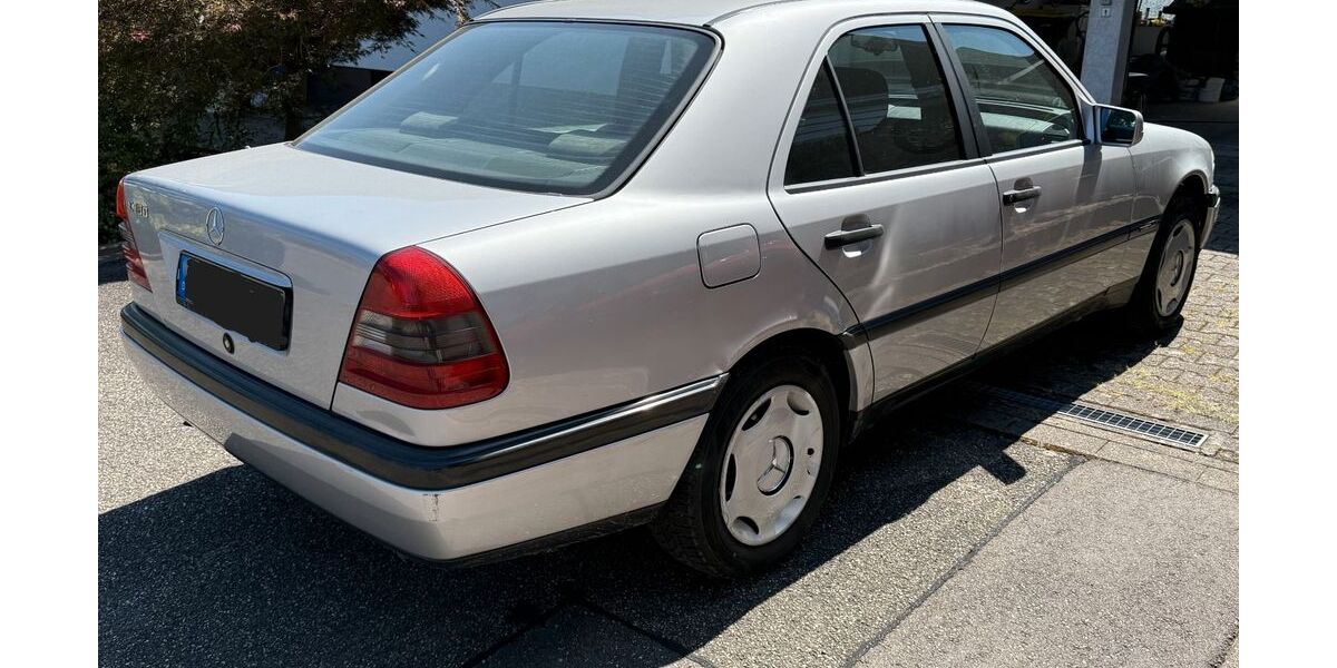 Mercedes-Benz C 180 158.300 km 3.850 &euro; Rheinmünster 77836