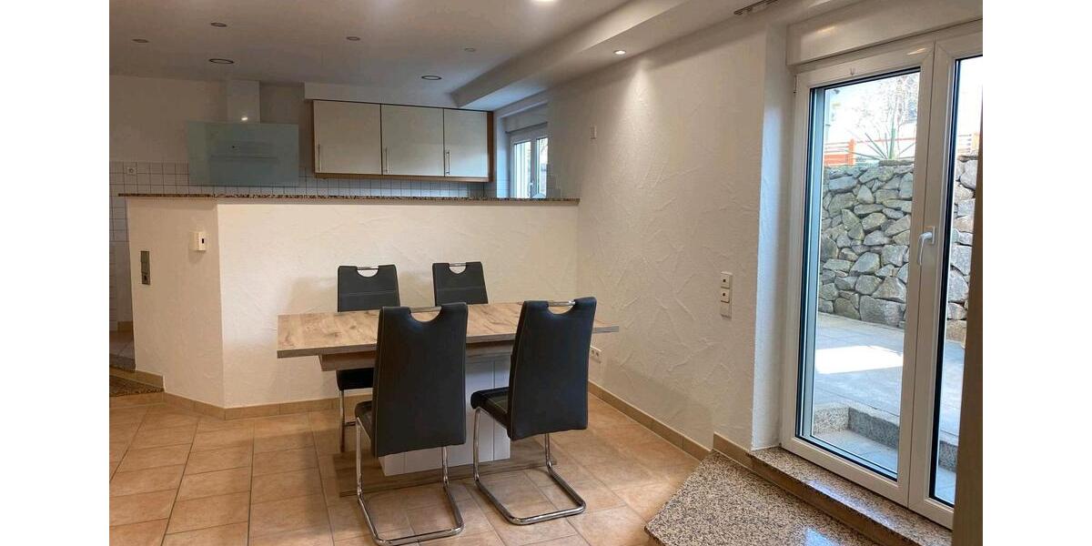 Etagenwohnung Berg (Pfalz) - 4 Zimmer, 120 m&sup2;, 1.500&euro; | Angebot:25546922