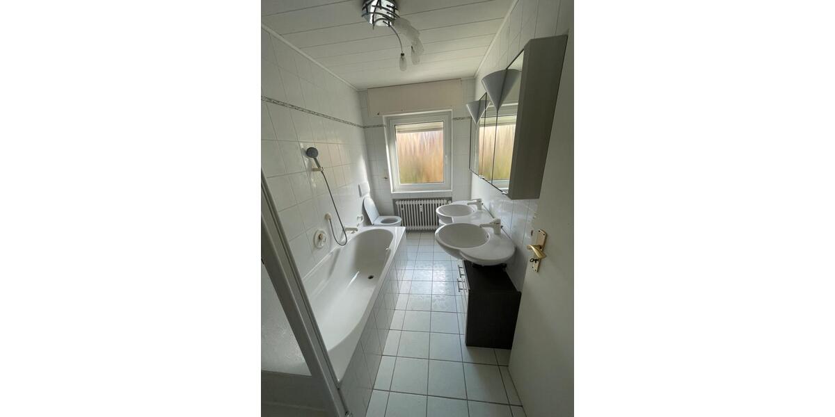 Erdgeschoßwohnung Baden-Baden Baden - 3 Zimmer, 110 m&sup2;, 1.250&euro; | Angebot:25298778