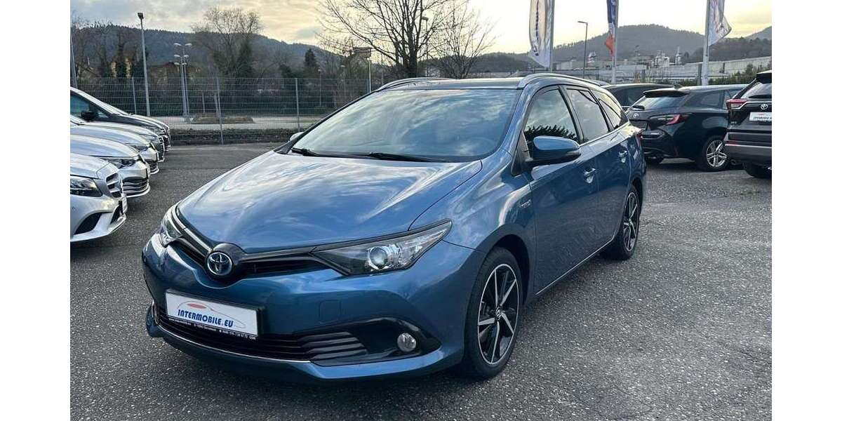 Toyota Auris 96.725 km 17.255 &euro; Gernsbach 76593