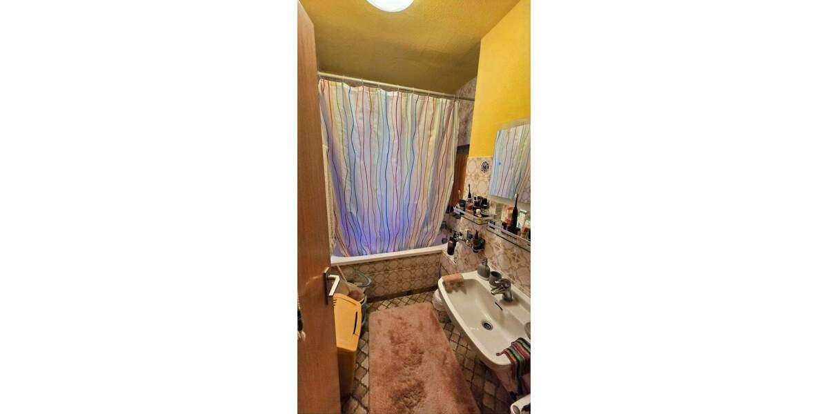 Mehrfamilienhaus, Wohnhaus Bad Herrenalb - 1 Zimmer, 244 m&sup2;, 299.000&euro; | Angebot:25796565