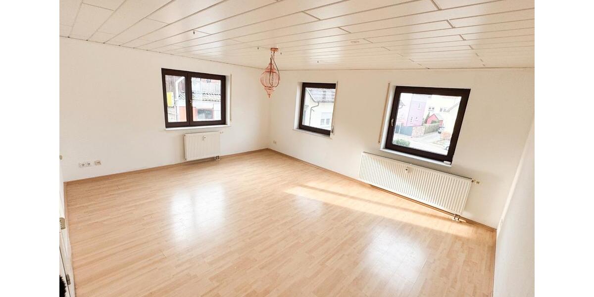 Etagenwohnung Ettlingen - 3 Zimmer, 120 m&sup2;, 1.100&euro; | Angebot:26646986