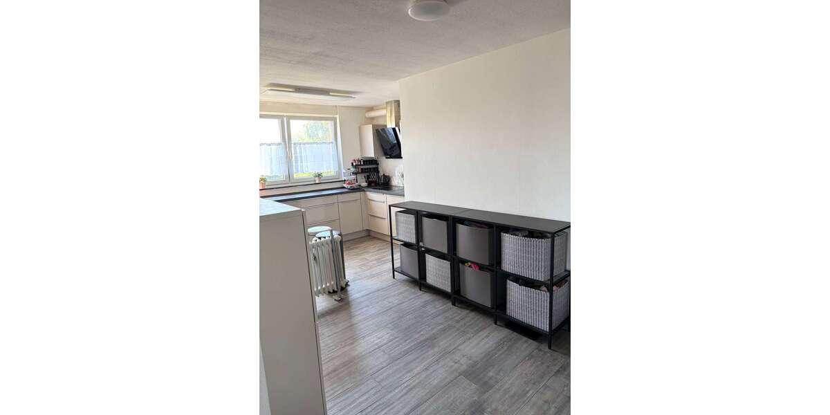 Moderne 4-Zimmer-Wohnung mit 2 Balkonen – ideal für Mitarbeitende des Mercedes-Benz-Werks - Etagenwohnung Rastatt | Angebot:26985895