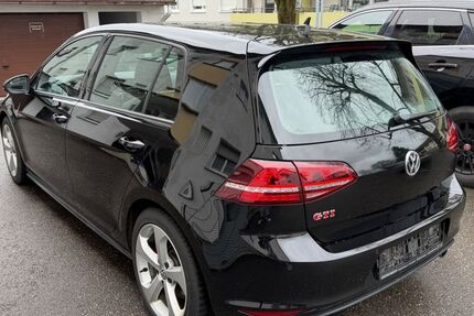 VW Golf 139.800 km 15.900 &euro; Achern 77815