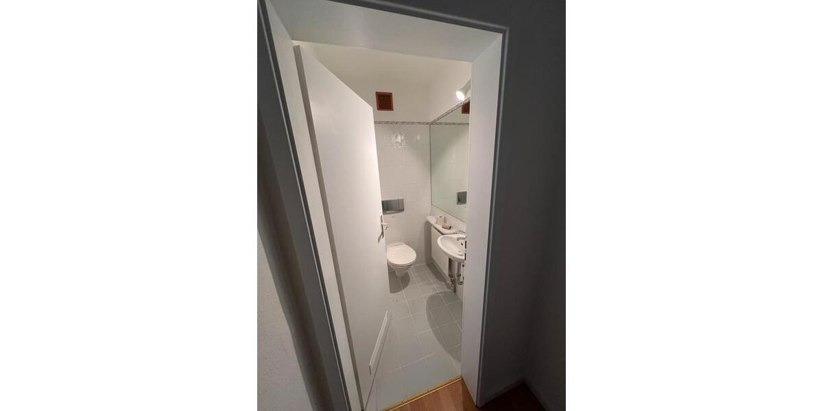 Dachgeschoßwohnung Baden-Baden Baden - 2.5 Zimmer, 70 m&sup2;, 1.300&euro; | Angebot:25760610