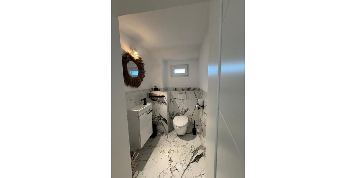 Etagenwohnung Baden-Baden Lichtental - 2 Zimmer, 92 m&sup2;, 1.100&euro; | Angebot:25964359