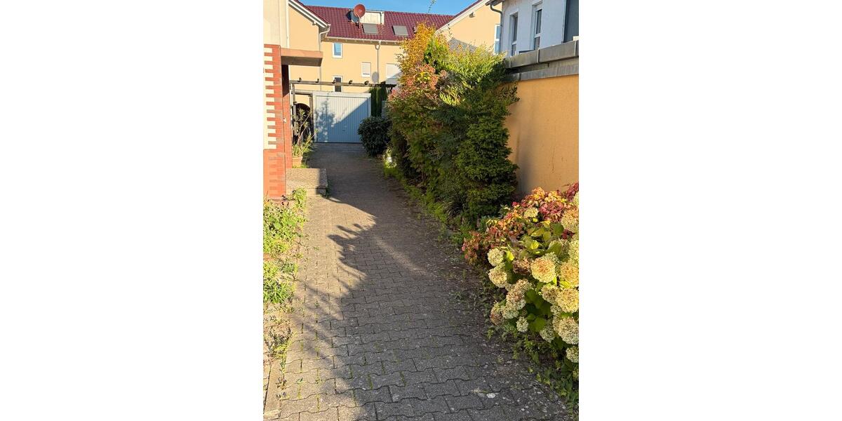Einfamilienhaus Rheinstetten - 11 Zimmer, 320 m&sup2;, 749.000&euro; | Angebot:25823876