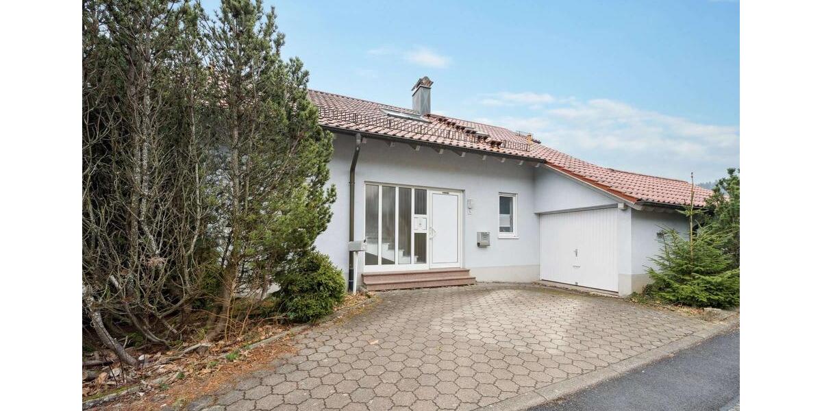 Etagenwohnung Forbach - 4 Zimmer, 134 m&sup2;, 1.200&euro; | Angebot:25561032